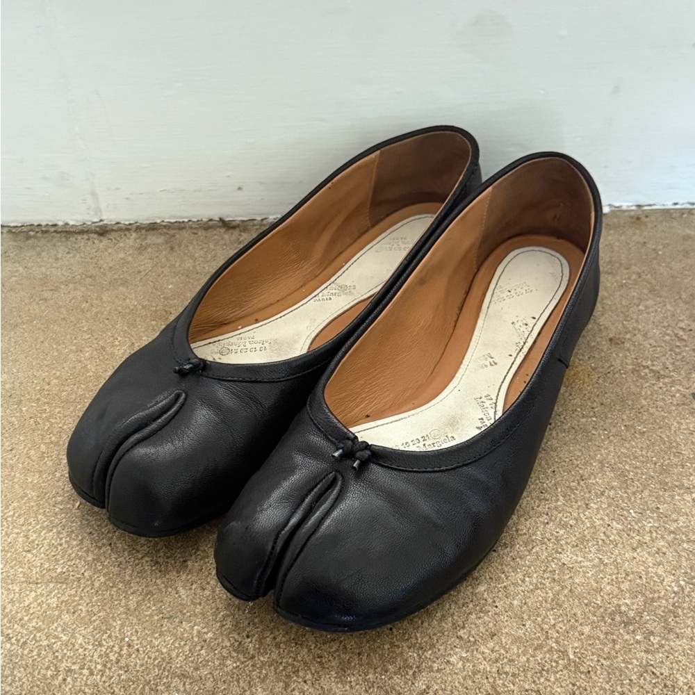 TABI Margiela Tabi Flats in Black Leather